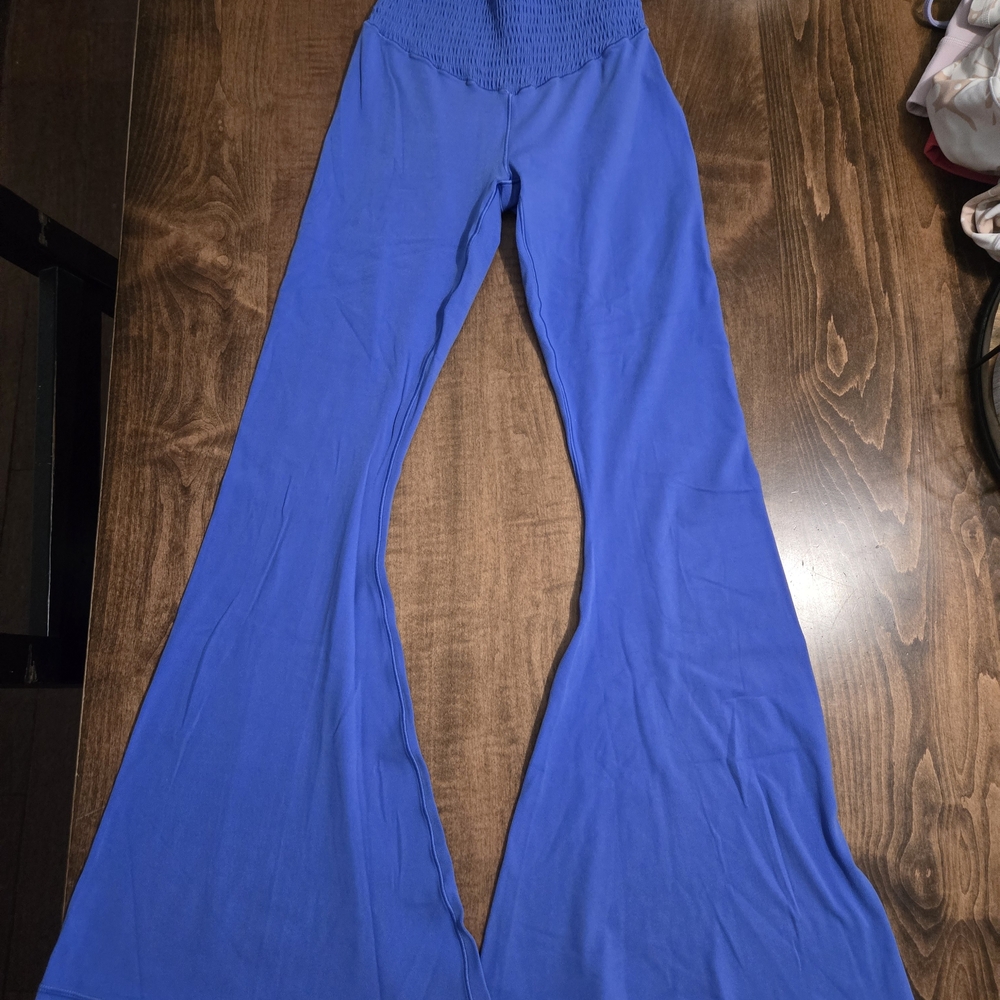 BUNDLE DEALOffline By Aerie Hi Rise Super Flare Leggings And Matching Sports Bra